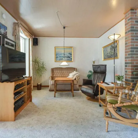 Two Bedroom Holiday In *
